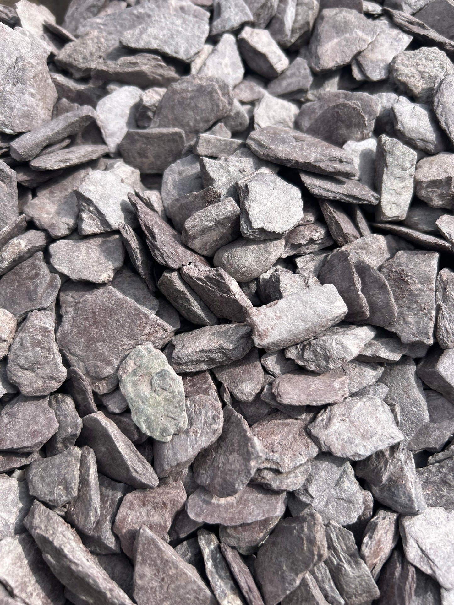Glenview Plum Chip Stone - Tonne bag 0.614m³